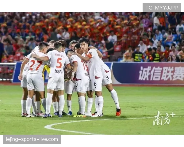 广州队在近期主场比赛中展现出稳中有升的防守状态,并在中场控制环节有阶段性改善 广州队在近期主场比赛中展现出稳中有升的防守状态,并在中场控制环节有阶段性改善